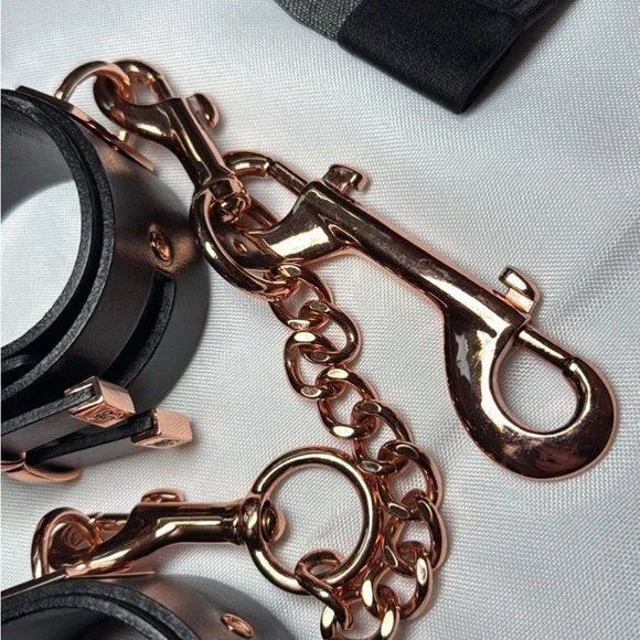 Honey Birdette Hand Cuffs - Picture 2 of 3